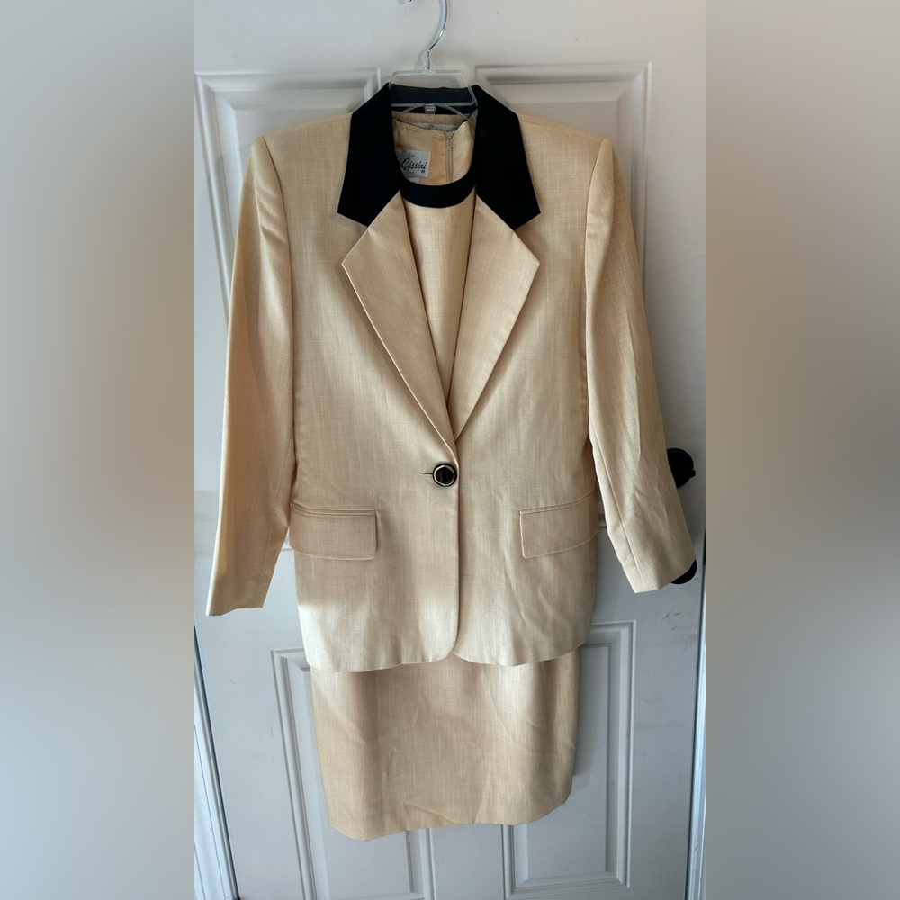 Oleg Cassini Vintage Jacket and Sheath Dress Size 10 Dress Suit Light Gold